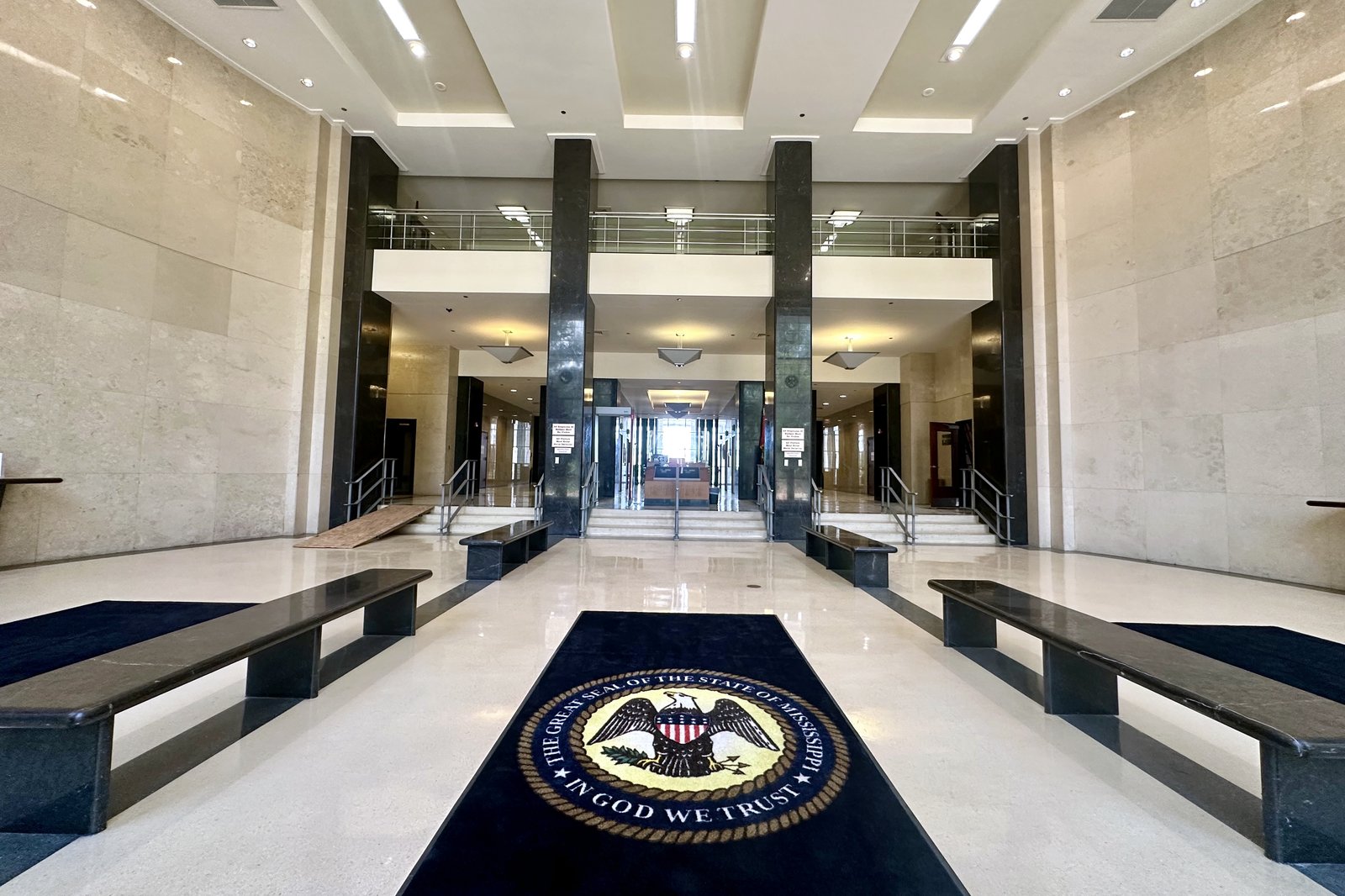 Lobby with the Great Seal of the State of Mississippi in the carpet